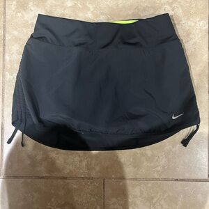 Nike Black Athletic Skort EUC Size XS Black W/ Neon Shorts Adjustable Straps